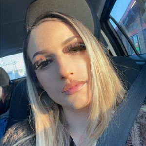 Meet your Posher, Kaya